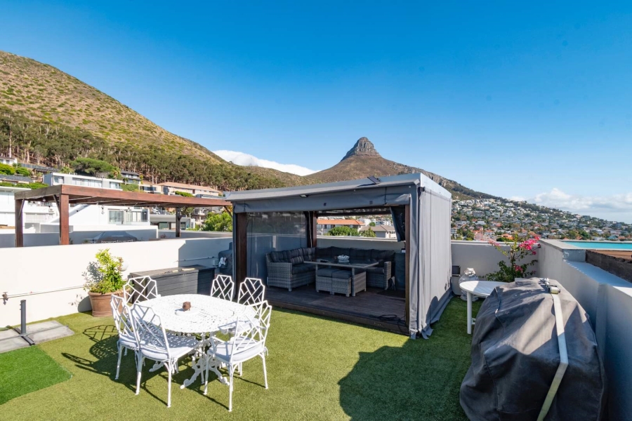 2 Bedroom Property for Sale in Sea Point Western Cape